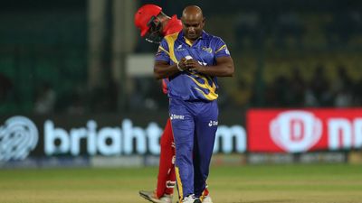 4 wickets, 2 maidens, 3 runs: 53-year-old Sanath Jayasuriya makes England Legends dance to his tunes SportsTak