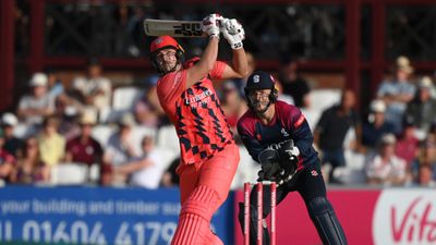 WATCH: New dangerous Australian batter displays power-hitting skills during nets session SportsTak