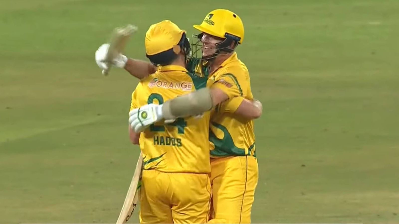 Brad Haddin breaks Bangladeshi hearts with sensational hitting in last over to score 21 runs Brad Haddin breaks Bangladeshi hearts with sensational hitting in last over to score 21 runs