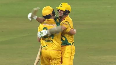 Brad Haddin breaks Bangladeshi hearts with sensational hitting in last over to score 21 runs SportsTak