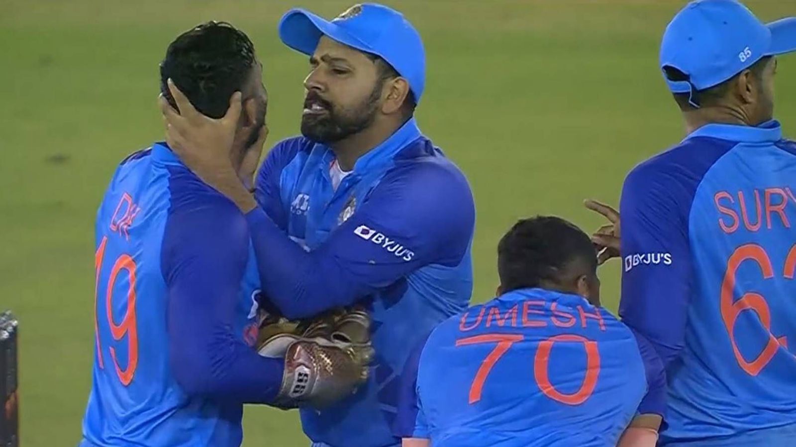 WATCH: Rohit Sharma playfully scolds Dinesh Karthik for not appealing hard enough WATCH: Rohit Sharma playfully scolds Dinesh Karthik for not appealing hard enough