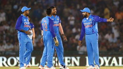 Ex-Pakistan captain slams Rohit Sharma and Rishabh Pant, says 'some Indian players are overweight' SportsTak