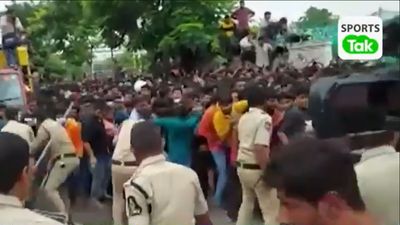 Ugly scenes in Hyderabad as police lathi charge Cricket fans SportsTak