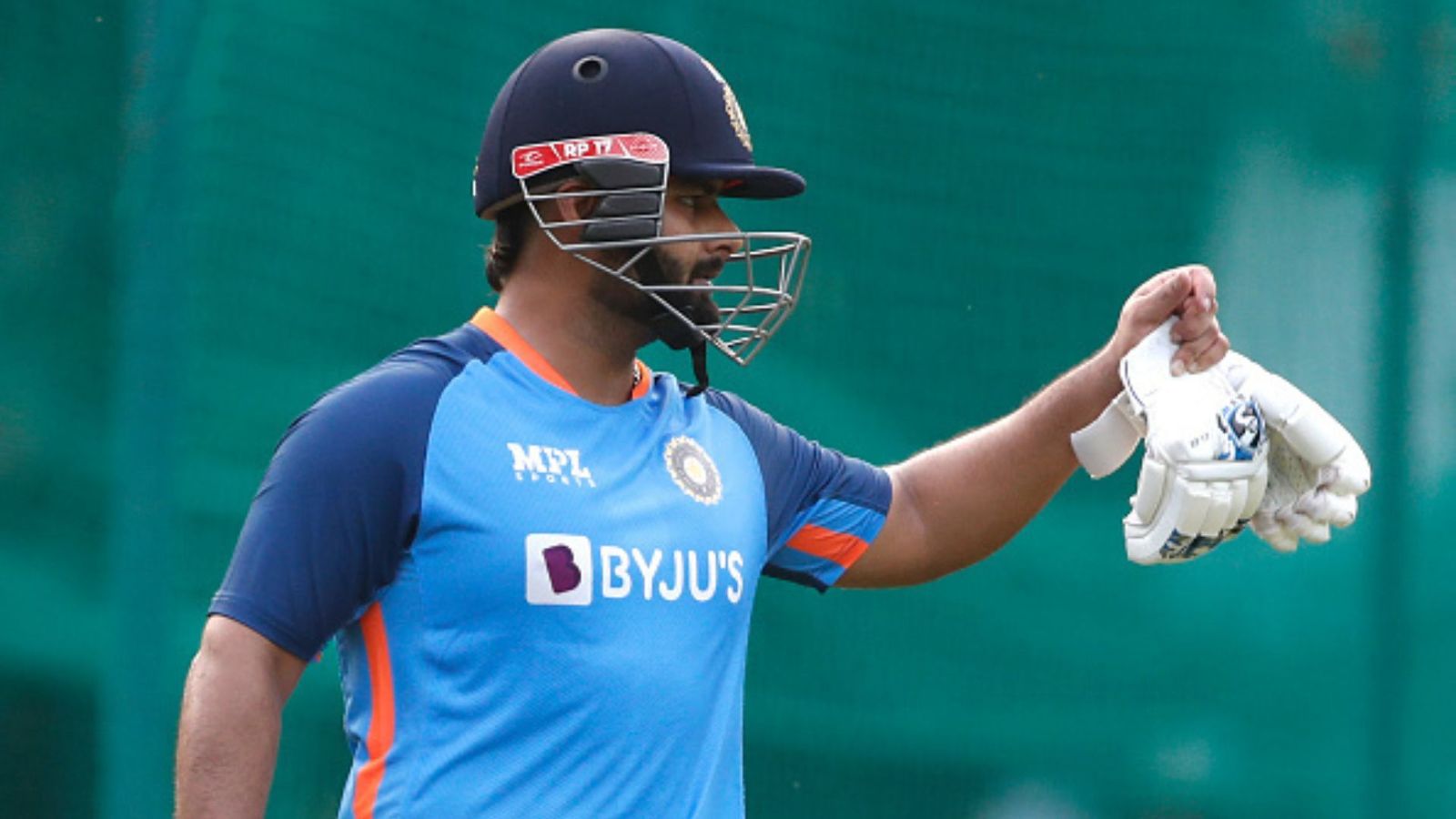 Australia great throws weight behind Pant-Karthik debate, says young wicketkeeper-batter 'a must in Indian line-up' Australia great throws weight behind Pant-Karthik debate, says young wicketkeeper-batter 'a must in Indian line-up'