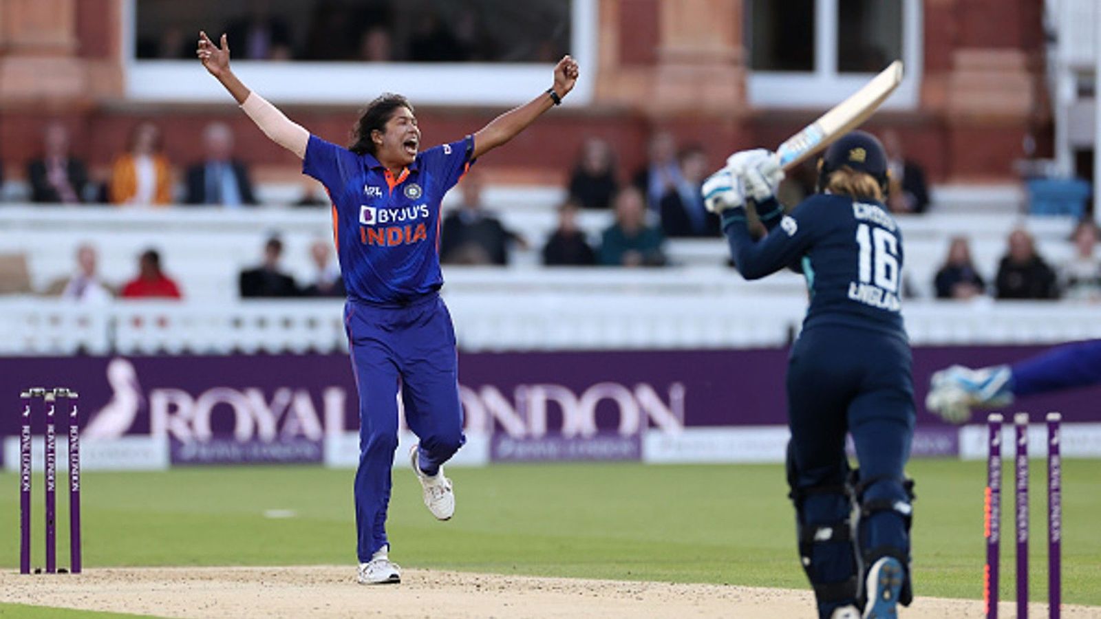IND vs ENG: Jhulan Goswami gets fairy-tale farewell as India women clinch historical 1st ever ODI series whitewash against England IND vs ENG: Jhulan Goswami gets fairy-tale farewell as India women clinch historical 1st ever ODI series whitewash against England