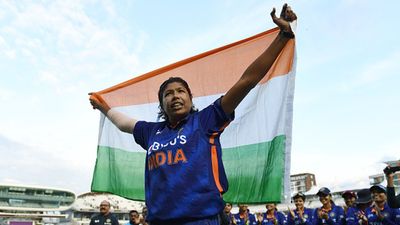 Jhulan Goswami pens down an emotional note after wrapping up her 20-year international career, recalls 1997 World Cup final SportsTak