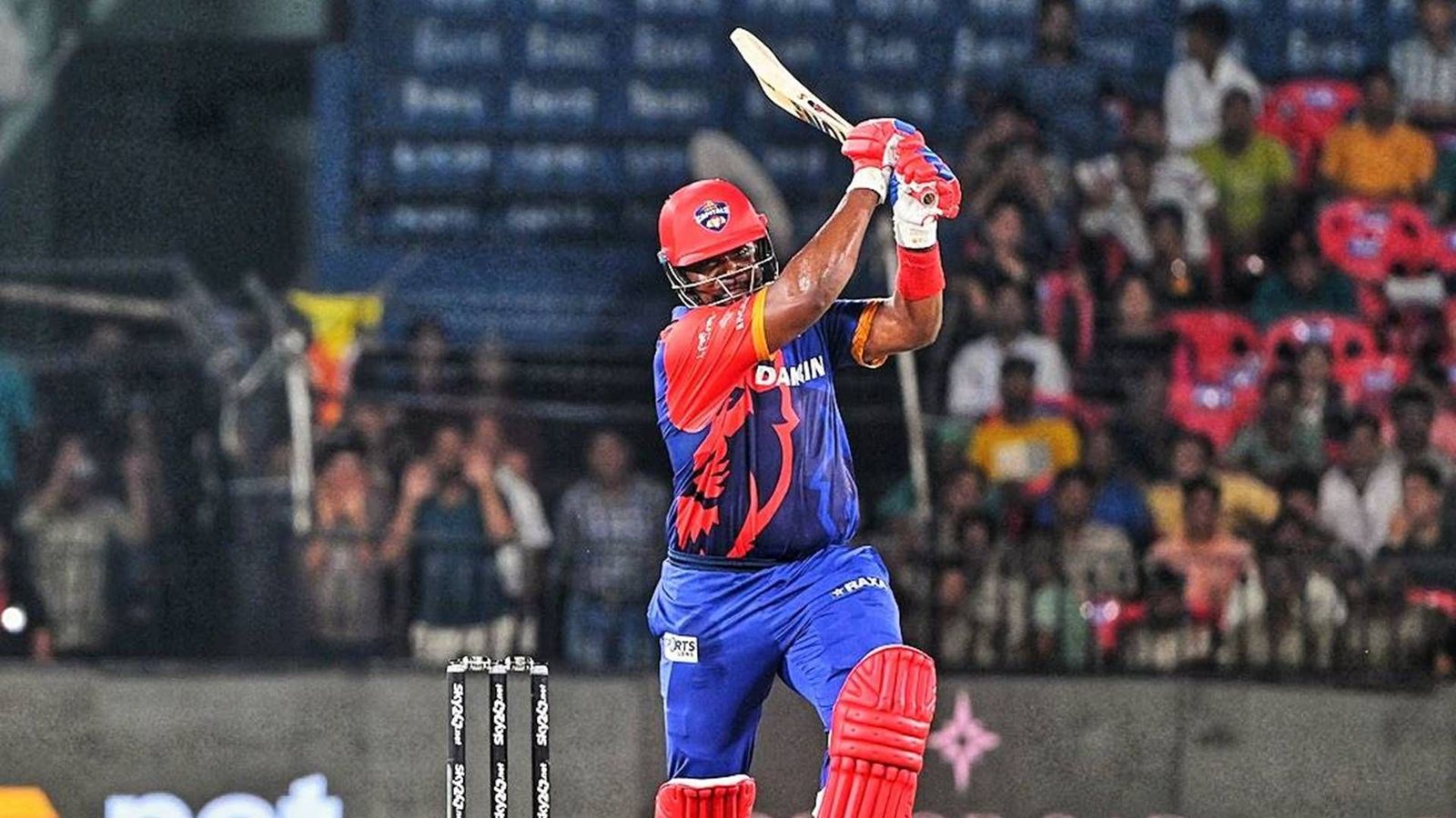 Former Zimbabwe skipper dominates Harbhajan Singh's bowlers to guide India Capitals to 7-wicket win Former Zimbabwe skipper dominates Harbhajan Singh's bowlers to guide India Capitals to 7-wicket win