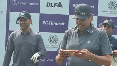 Legends' Day Out: World Cup heroes Kapil Dev, MS Dhoni reunite on golf course; video goes viral SportsTak