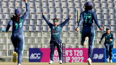 Women's Asia Cup 2022: Topsy-turvy Indian batting order surrenders to Pakistan in a confused run chase SportsTak