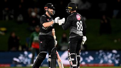 Kane Williamson, Devon Conway guide Kiwis to win over Bangladesh, book tri-series final clash with Pakistan SportsTak