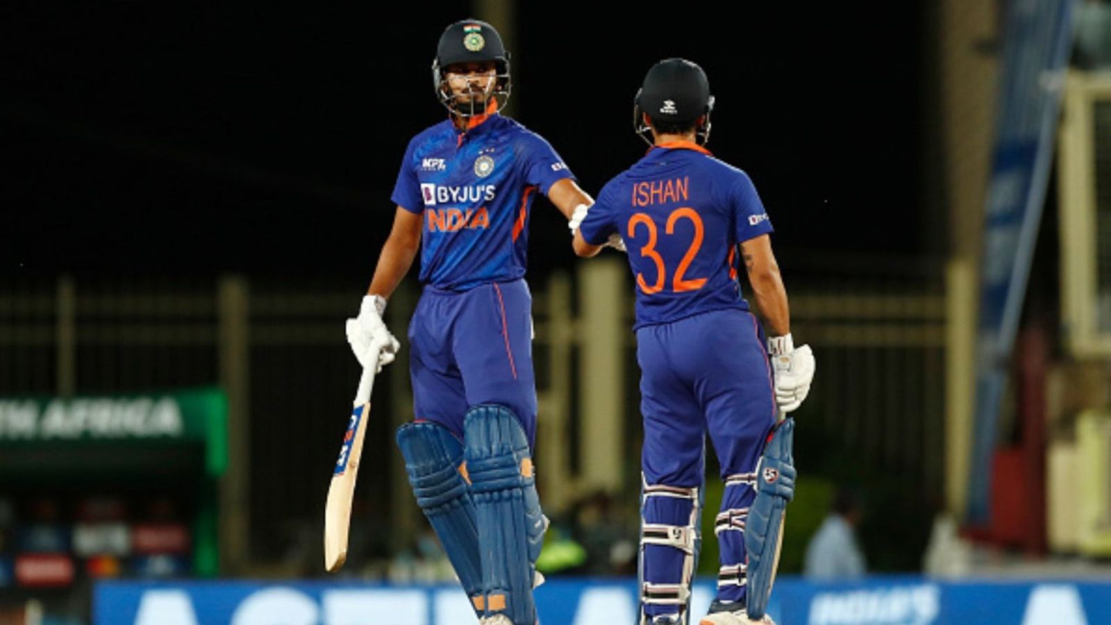 IND vs SA, 2nd ODI: Shreyas Iyer, Ishan Kishan back Siraj's bowling prowess to condemn Proteas to loss and equalise series IND vs SA, 2nd ODI: Shreyas Iyer, Ishan Kishan back Siraj's bowling prowess to condemn Proteas to loss and equalise series