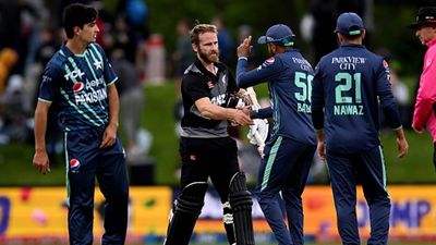 Not a single six in the innings as Pakistan's middle-order fails another Test in 9-wicket loss to New Zealand SportsTak