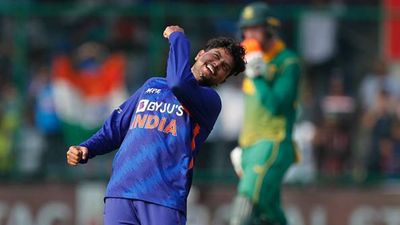 South Africa dance to tunes of Indian spinners as Dhawan's brigade seal series with authoritative win in final ODI SportsTak
