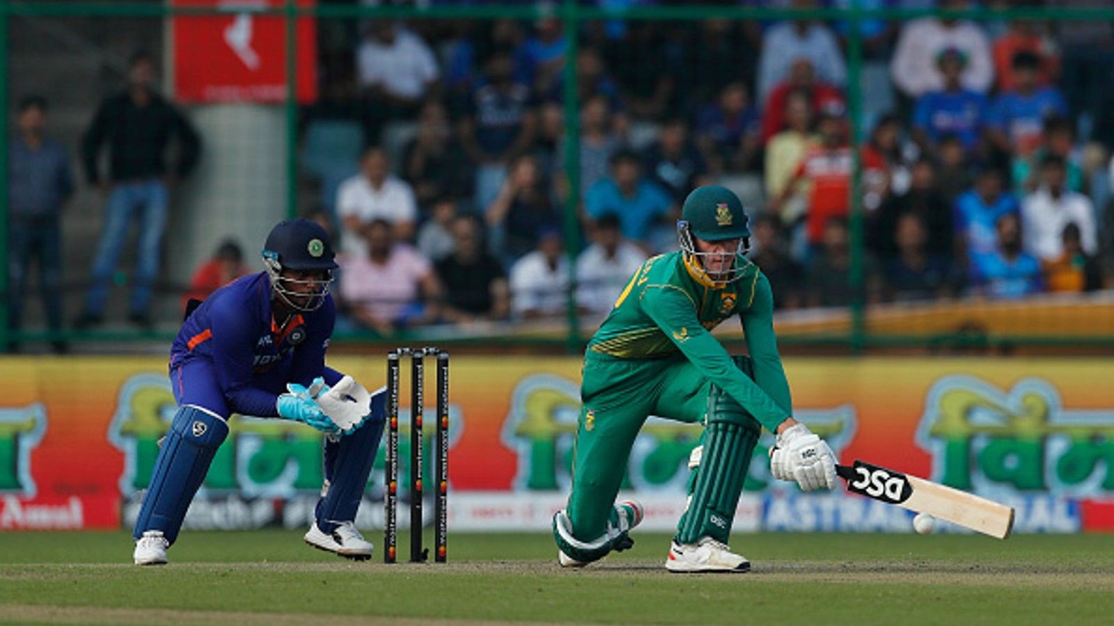 Big Update: South Africa announce star pacer as Pretorius' replacement in 15-member squad for T20 World Cup 2022 Big Update: South Africa announce star pacer as Pretorius' replacement in 15-member squad for T20 World Cup 2022