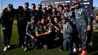 Pakistan's middle order to the rescue as Babar Azam's men defeat New Zealand by five wickets to lift the tri-series trophy SportsTak