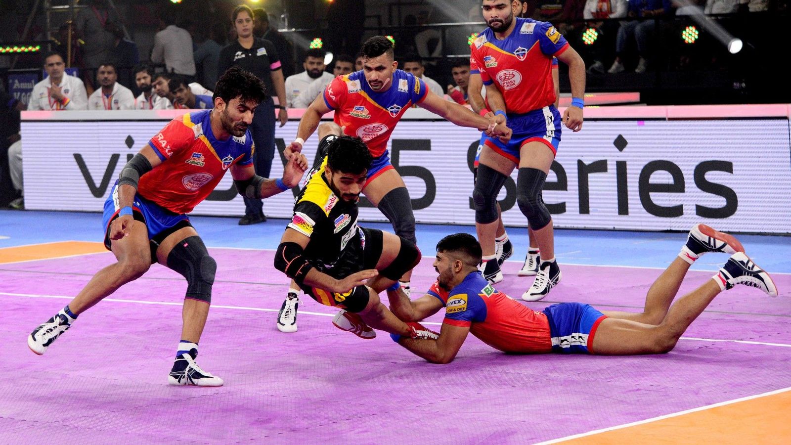 PKL: Pardeep powers UP Yoddhas to facile victory over Bengaluru Bulls; Puneri Paltan earn first win PKL: Pardeep powers UP Yoddhas to facile victory over Bengaluru Bulls; Puneri Paltan earn first win