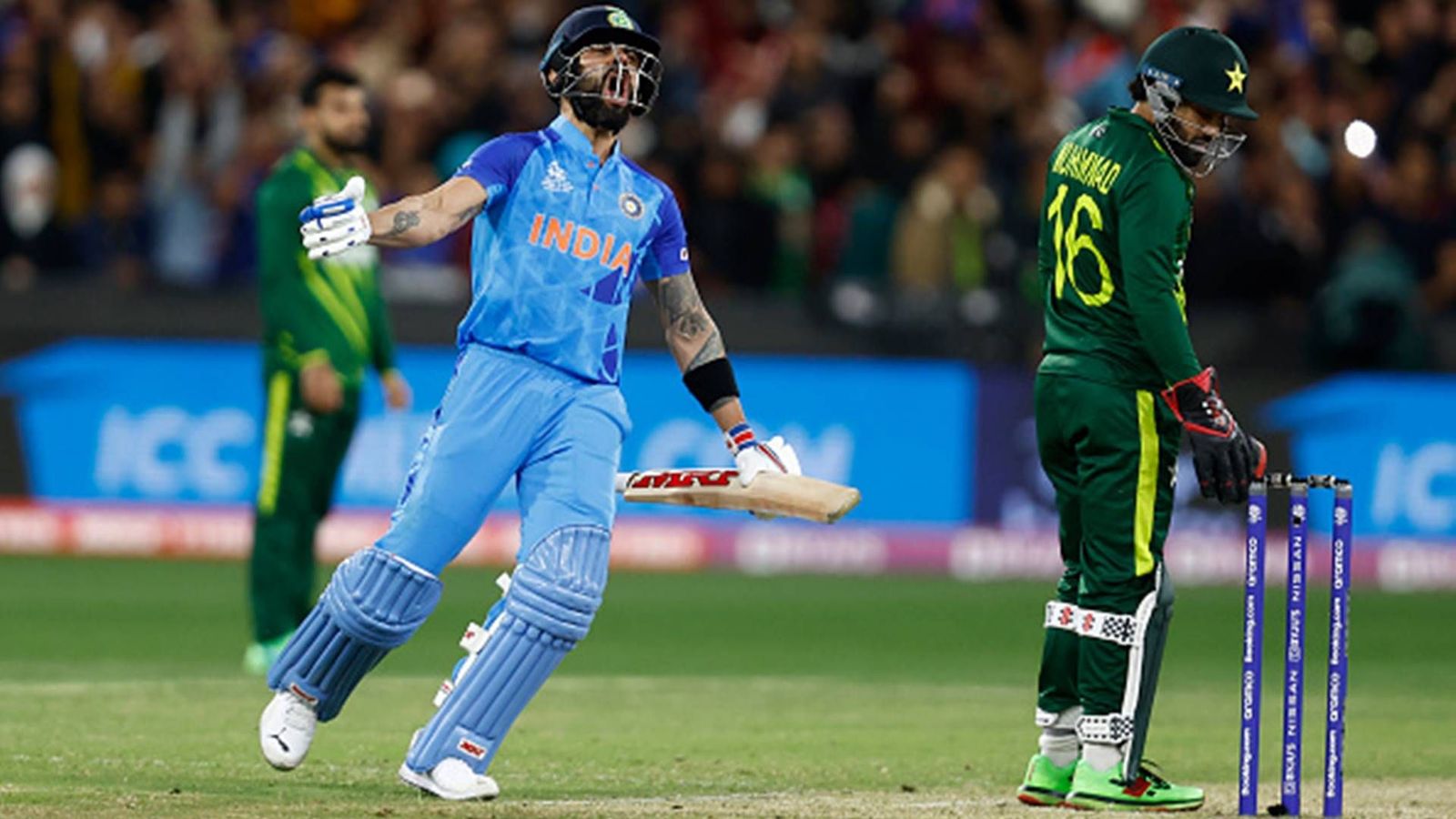 T20 WC: Virat Kohli's supreme knock helps India pull off unbelievable Melbourne heist against Pakistan in dramatic finish T20 WC: Virat Kohli's supreme knock helps India pull off unbelievable Melbourne heist against Pakistan in dramatic finish