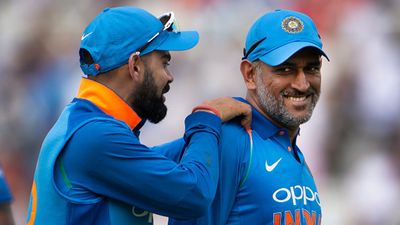 Legendary Kapil Dev likens Kohli's six off Haris Rauf to Dhoni's in 2011 World Cup final SportsTak