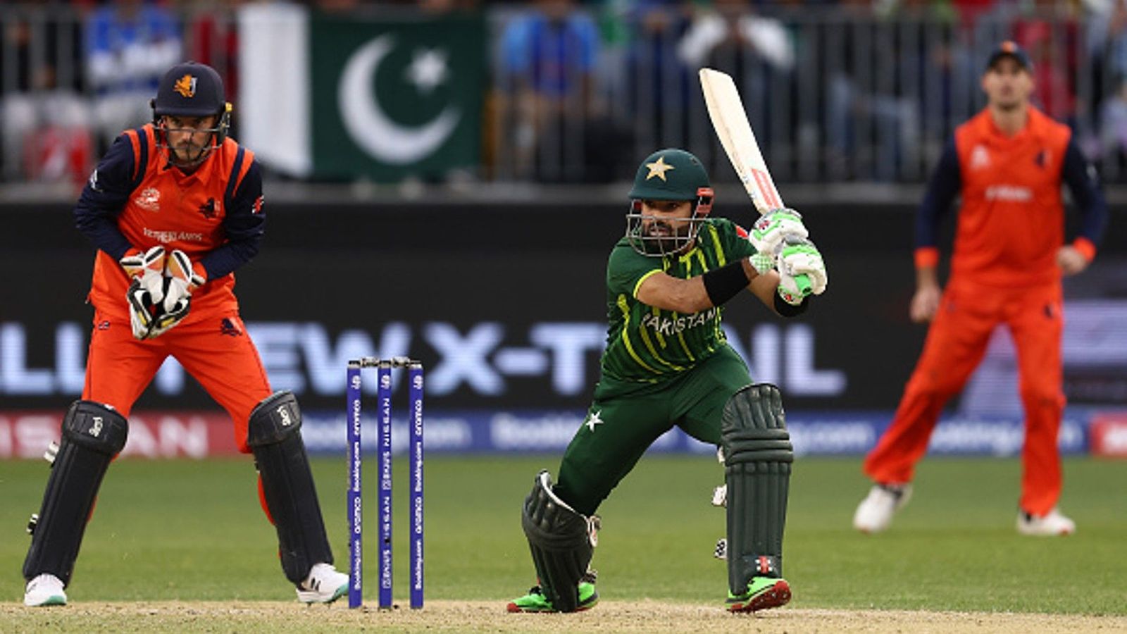 T20 WC: Pakistan hang on to semi-final qualification hopes with scrappy win over Netherlands T20 WC: Pakistan hang on to semi-final qualification hopes with scrappy win over Netherlands