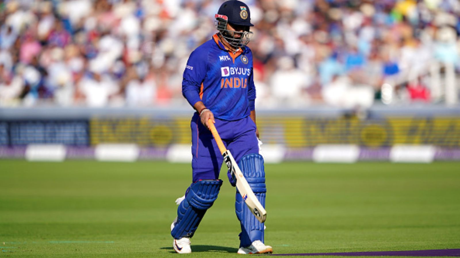 'If he played for Pakistan then...': Former pacer vexed by management's decision to bench Rishabh Pant 'If he played for Pakistan then...': Former pacer vexed by management's decision to bench Rishabh Pant