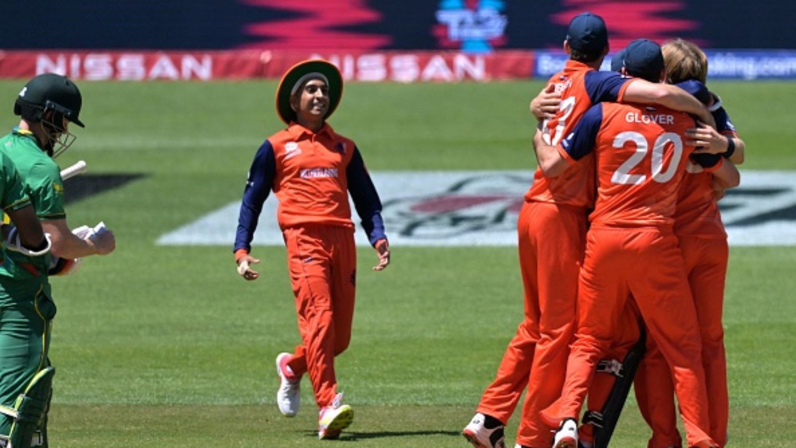 'Told him we'll go Dutch... Almost choked...': Sachin Tendulkar's cheeky jibe after South Africa's startling loss to Netherlands 'Told him we'll go Dutch... Almost choked...': Sachin Tendulkar's cheeky jibe after South Africa's startling loss to Netherlands