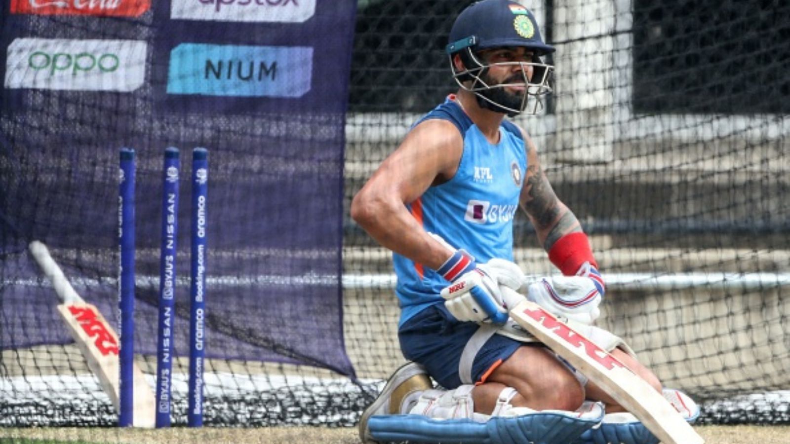 Virat Kohli struck while batting in nets ahead of semifinal outing, braves injury to continue facing pacer's assault; Watch the video here! Virat Kohli struck while batting in nets ahead of semifinal outing, braves injury to continue facing pacer's assault; Watch the video here!