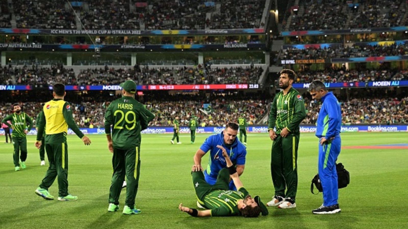 Shahid Afridi objects to Shoaib Akhtar’s idea of ‘painkillers’ for Shaheen Afridi's injury in T20 World Cup final Shahid Afridi objects to Shoaib Akhtar’s idea of ‘painkillers’ for Shaheen Afridi's injury in T20 World Cup final