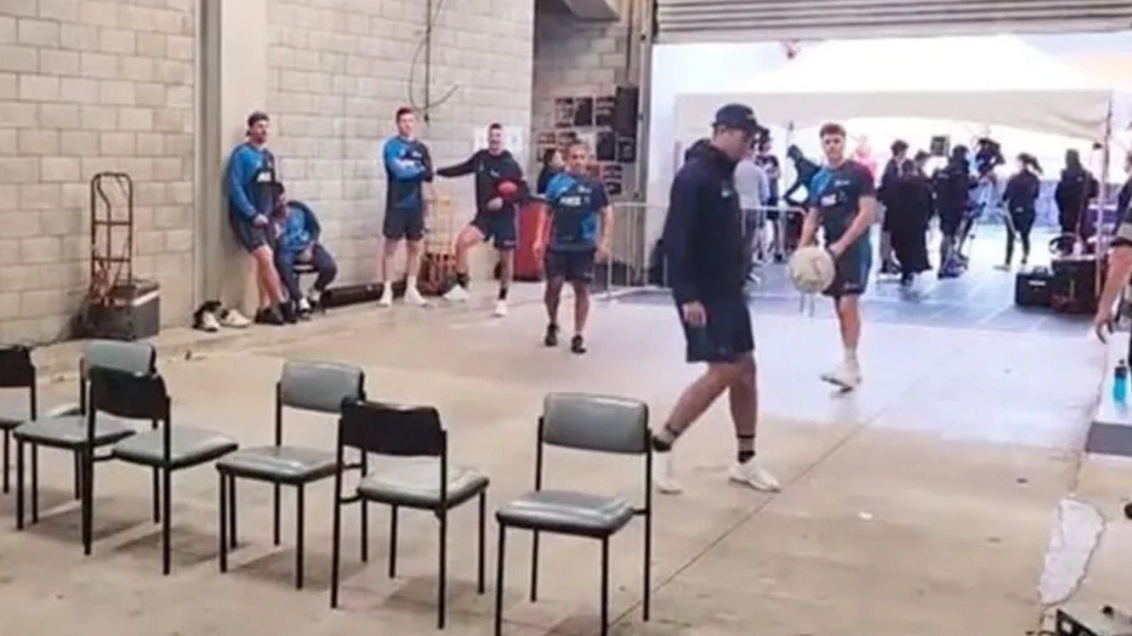 Watch: India and New Zealand players involve themselves in fun footvolley as rain plays spoilsport in first T20I Watch: India and New Zealand players involve themselves in fun footvolley as rain plays spoilsport in first T20I