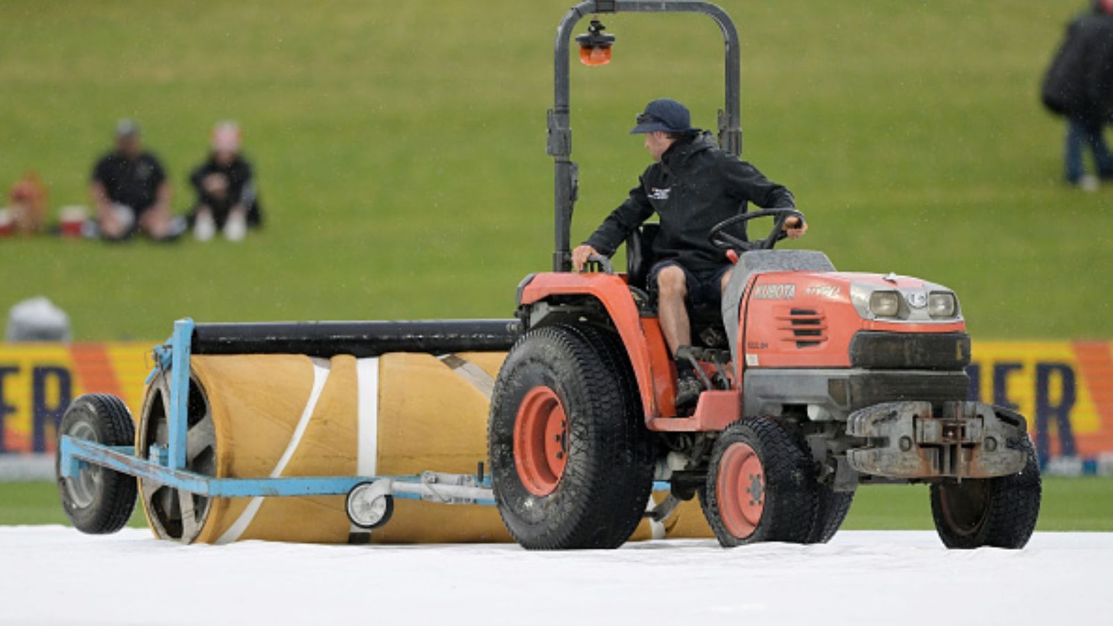 Wet outfield forces delay in toss ahead of 3rd T20I between India and New Zealand Wet outfield forces delay in toss ahead of 3rd T20I between India and New Zealand