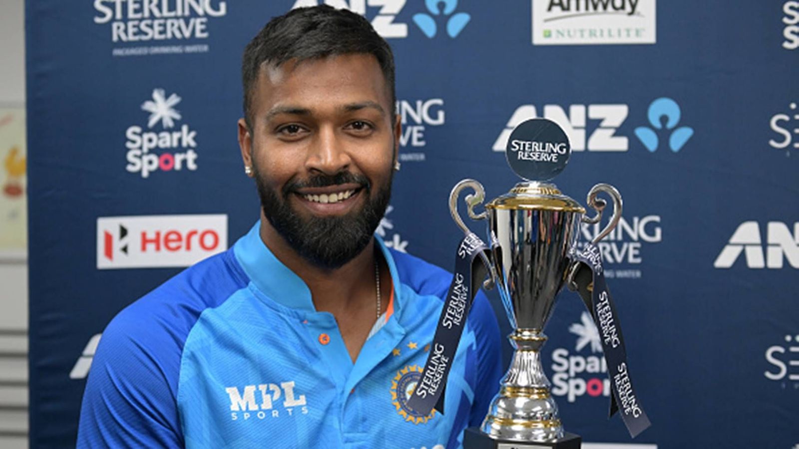 India vs New Zealand 3rd T20I ends in a bizzare tie; Hardik Pandya's brigade start off with a series win India vs New Zealand 3rd T20I ends in a bizzare tie; Hardik Pandya's brigade start off with a series win