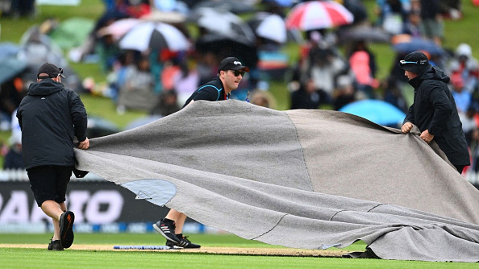IND vz NZ: Stubborn rain in Hamilton reduces India-New Zealand's 2nd ODI match to 29-overs-a-side IND vz NZ: Stubborn rain in Hamilton reduces India-New Zealand's 2nd ODI match to 29-overs-a-side