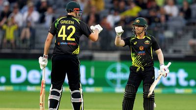 David Warner claims Cameron Green to face a big call ahead of IPL auction with a word of warning  SportsTak