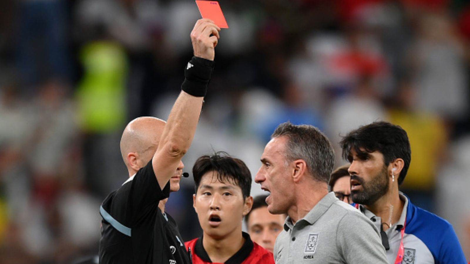South Korea manager Paulo Bento receives post-match red card after furiously confronting referee following 3-2 loss to Ghana South Korea manager Paulo Bento receives post-match red card after furiously confronting referee following 3-2 loss to Ghana