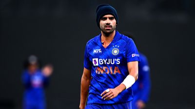'Who is our death bowler': Mohammed Kaif raises concerns and questions over India's poor show with the ball SportsTak