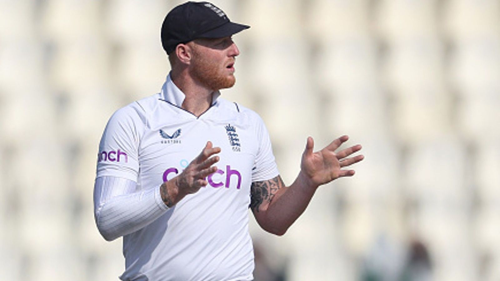 Watch: Ben Stokes taken aback after Pakistan's bowler refuses to shake hands during ENG-PAK's 2nd Test Watch: Ben Stokes taken aback after Pakistan's bowler refuses to shake hands during ENG-PAK's 2nd Test