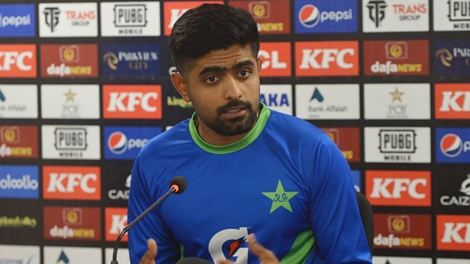 'Aapko lagta hai meri performance pe farak pad raha hai': Babar Azam left fuming over reporter's question 'Aapko lagta hai meri performance pe farak pad raha hai': Babar Azam left fuming over reporter's question
