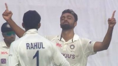 Watch: Unadkat's ripper leaves Zakir Hasan flummoxed, hands him maiden Test wicket after 12 years SportsTak