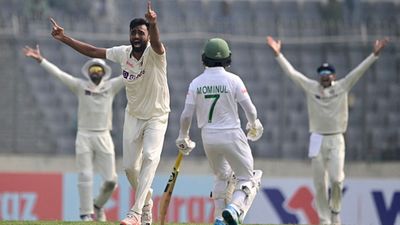 'He bowled like an experienced pro and it's not easy': India's veteran bowler lauds Unadkat's incredible comeback SportsTak