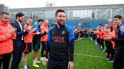 Lionel Messi greeted with guard of honour on PSG return after FIFA World Cup heroics SportsTak