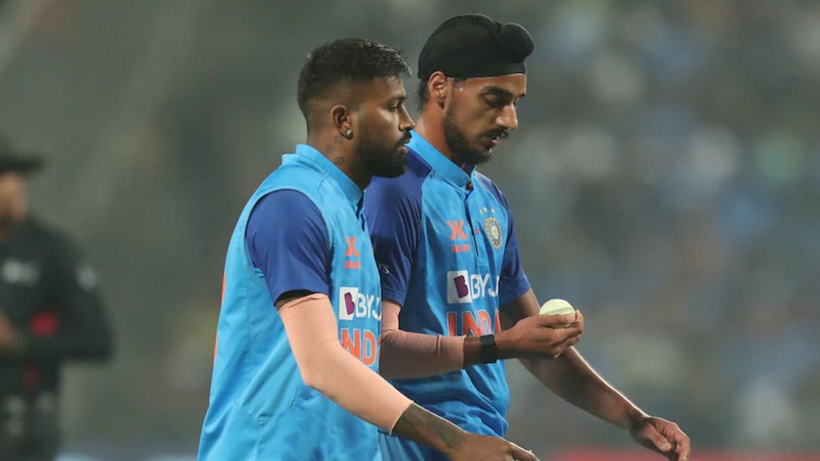 ‘Hardik disrespected the game..': Pandya faces cricket fans' fury after weird gesture during 2nd T20I against Sri Lanka ‘Hardik disrespected the game..': Pandya faces cricket fans' fury after weird gesture during 2nd T20I against Sri Lanka