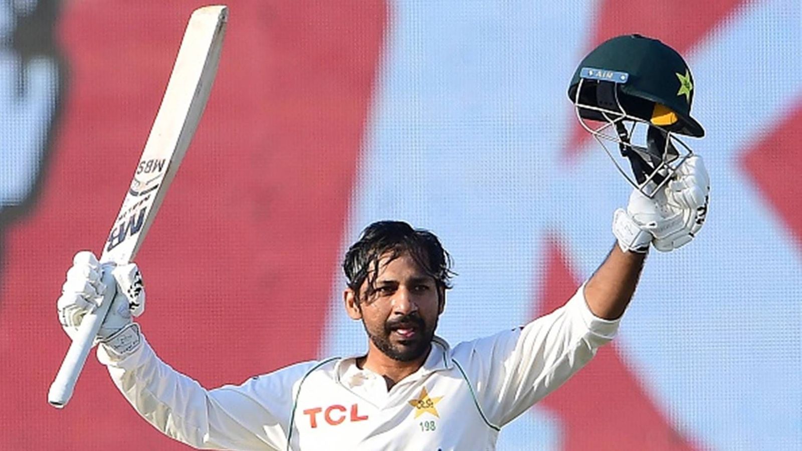 PAK vs NZ: Sarfaraz Ahmed’s record-breaking 118 saves Pakistan from big defeat as Karachi Test ends in a thrilling draw PAK vs NZ: Sarfaraz Ahmed’s record-breaking 118 saves Pakistan from big defeat as Karachi Test ends in a thrilling draw
