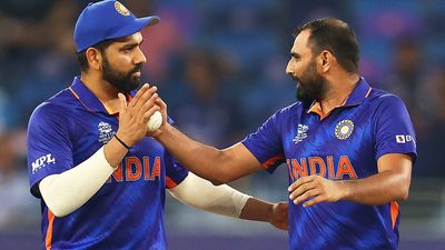 EXPLAINED: Rohit Sharma's decision to NOT RUN-OUT Dasun Shanaka in the first ODI against Sri Lanka SportsTak