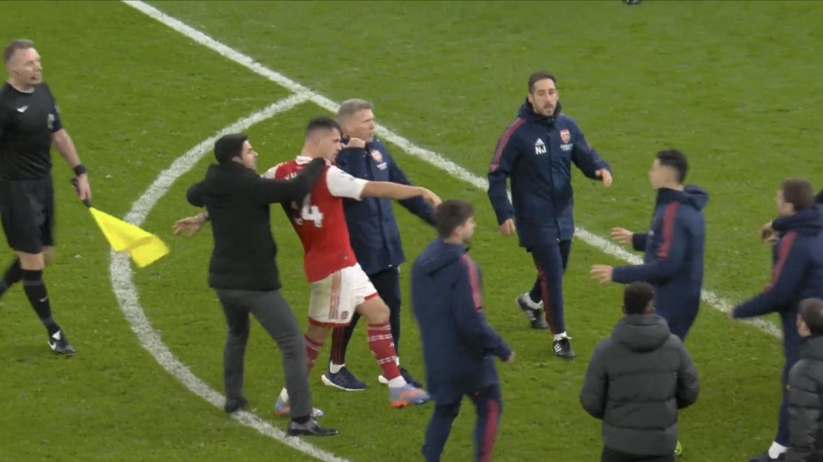 Watch: Arsenal manager Arteta charges behind his own player Xhaka amid clash in North London derby Watch: Arsenal manager Arteta charges behind his own player Xhaka amid clash in North London derby