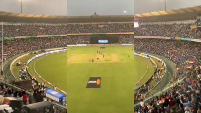 'What a sight, Raipur': Ex-New Zealand all-rounder mesmerised after thousands of fans light up Raipur stadium; watch video! SportsTak