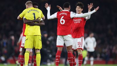 Arsenal's last-gasp win over Manchester United sends social media into meltdown SportsTak
