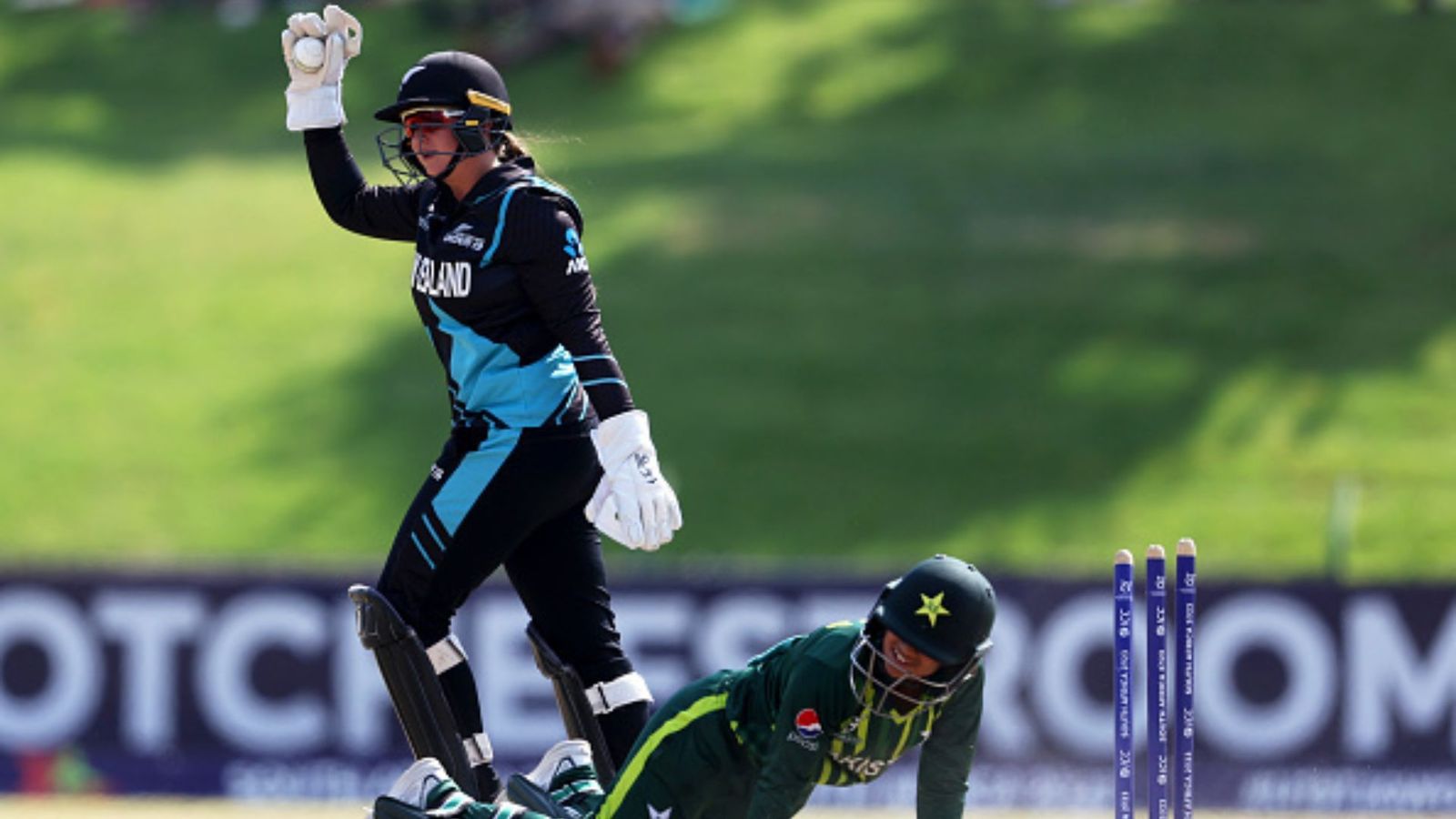 Women's U-19 T20 World Cup: New Zealand embarrass Pakistan, South Africa clinch thriller against Sri Lanka by one run Women's U-19 T20 World Cup: New Zealand embarrass Pakistan, South Africa clinch thriller against Sri Lanka by one run