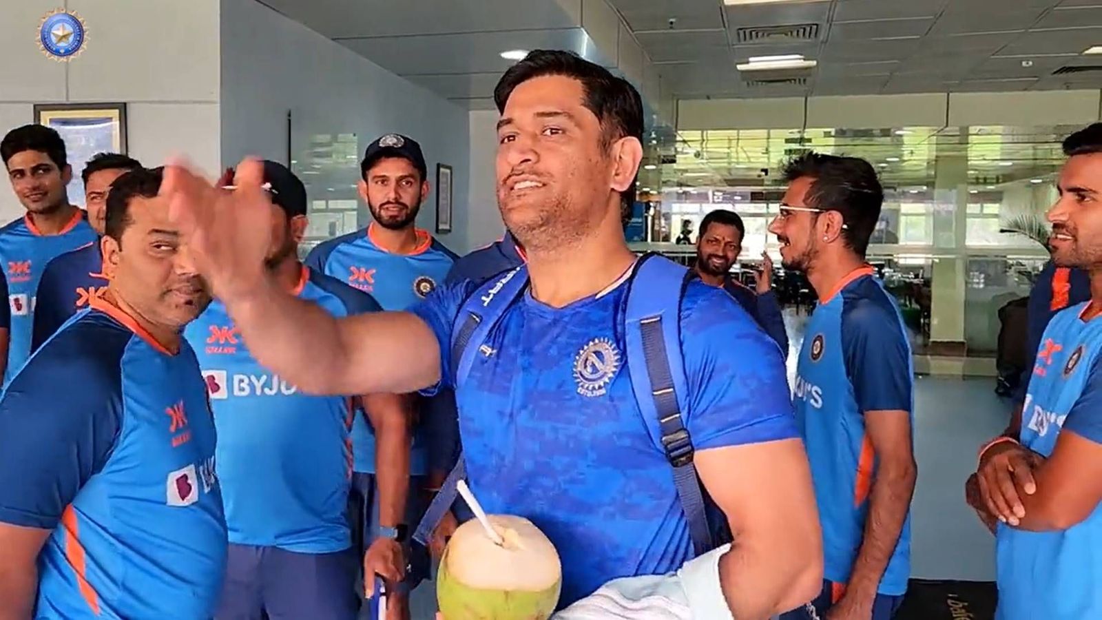 Watch: With coconut in hands, MS Dhoni surprise Hardik Pandya-led India in Ranchi before 1st T20I Watch: With coconut in hands, MS Dhoni surprise Hardik Pandya-led India in Ranchi before 1st T20I
