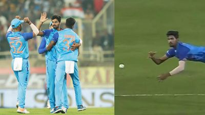 IND vs NZ: Washington Sundar plucks superman catch to leave New Zealand's Chapman shell-shocked during 1st T20I SportsTak