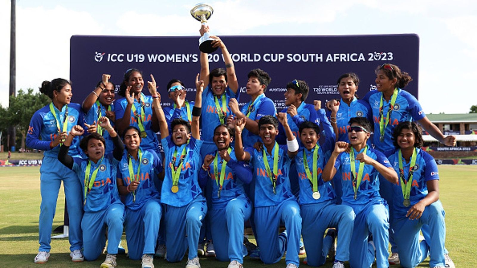 Rohit, Kohli, Mithali-led senior cricketers hail Shafali Verma's brigade for scripting history after U-19 Women's T20 WC glory Rohit, Kohli, Mithali-led senior cricketers hail Shafali Verma's brigade for scripting history after U-19 Women's T20 WC glory