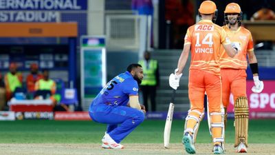 ILT20: Hard-hitting English opener's masterclass overshadows Mumbai legend's perseverance as Giants ease to final
SportsTak